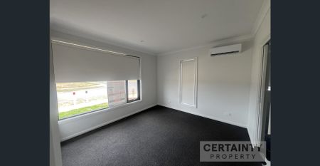 Spacious 4-Bed, 4-Bath Family Home – Special Offer: 1 Week Free Rent + Flexible Pricing - Photo 3