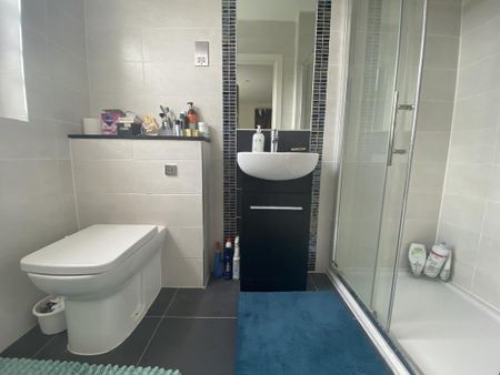 3 bedroom terraced house to rent - Photo 5