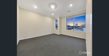 Spacious Family Home with Two Living Areas in Prime Bonnie Brook Location - Photo 5