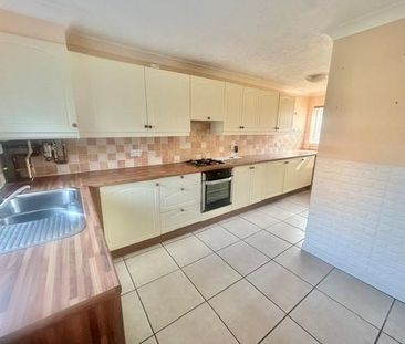 3 bedroom terraced house to rent - Photo 3