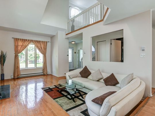 Maison à paliers multiples à Notre-Dame-de-l'Île-Perrot - Photo 1