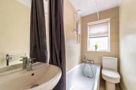 3 bedroom terraced house to rent - Photo 4