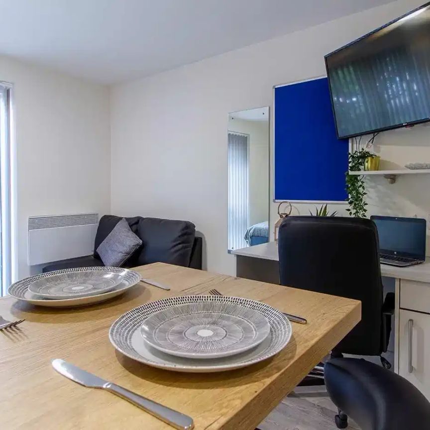 Dover Street Apartments - Standard Studio - Photo 1