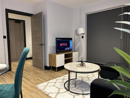 2 Bed Flat, Sia Court, N12 - Photo 1