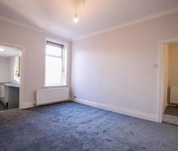 3 bedroom apartment to rent - Photo 2