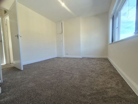 Newstead Grove, Halifax - Photo 2