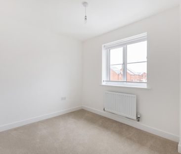 3 bedroom end of terrace house to rent - Photo 4