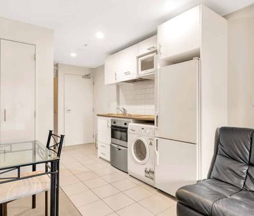 Furnished Studio Apartment! - Photo 5