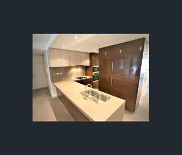 Stunning three bedroom apartment - 156sqm (approx) - Photo 3