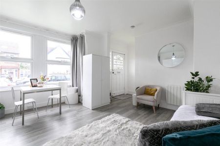 1 bedroom barn conversion to rent - Photo 2