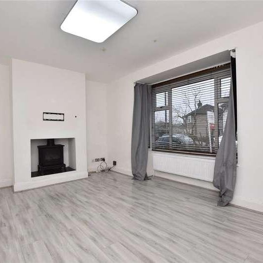 Moorland Road, Pudsey, LS28 - Photo 1