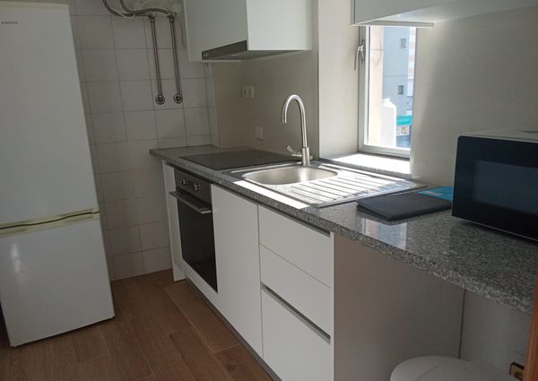 Bom apartamento T2 remodelado, parcialmente mobilado, em Aveiro!