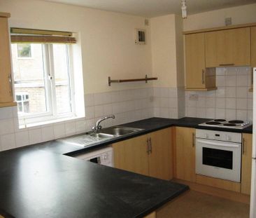 2 bedroom flat to rent - Photo 2