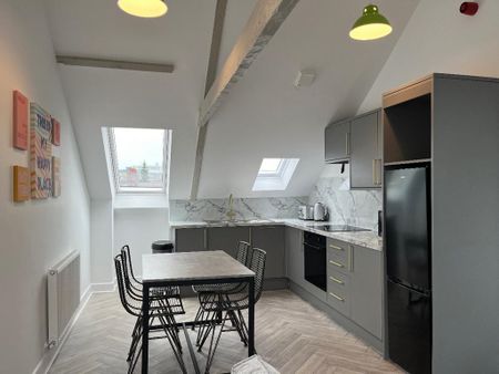 3 bedroom apartment to rent - Photo 2