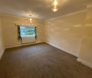 4 bedroom semi-detached house to rent - Photo 5