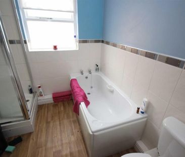 4 bedroom private hall to rent - Photo 4