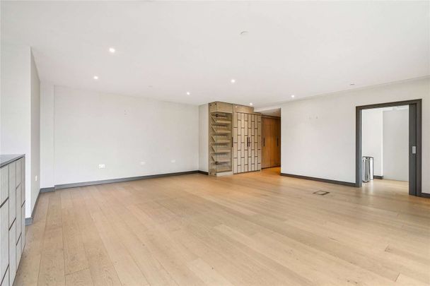 A luxurious 4 bedroom apartment of the top floor of Fairwater House. - Photo 1