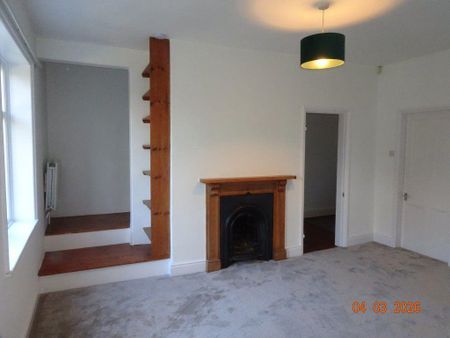 2 bedroom semi-detached house to rent - Photo 4