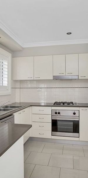 Modern Three Bedroom Apartment in Convenient Location ** 07/03/26 ** - Photo 1