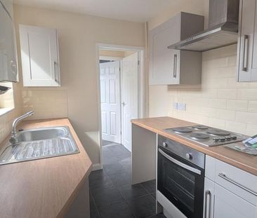 2 bedroom semi-detached house to rent - Photo 3