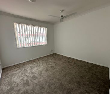 3 BEDROOM TOWNHOUSE - CLOSE TO TRANSPORT, SCHOOLS & SHOPS - Photo 4