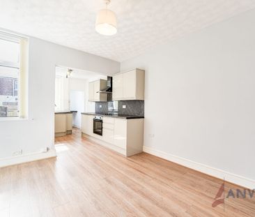 2 bed Terraced House To Let - Photo 3