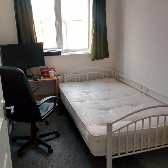 Room in a Shared House, Signals Drive, CV3 - Photo 1