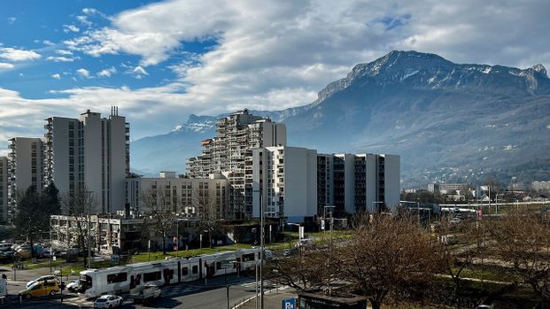 Appartement - 4 pièces - 68,09 m² - Grenoble - Photo 1