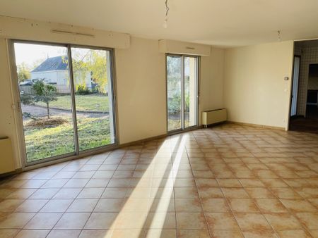 Location Maison 5 pièces 198m² VOUNEUIL SUR VIENNE 86210 - Photo 2