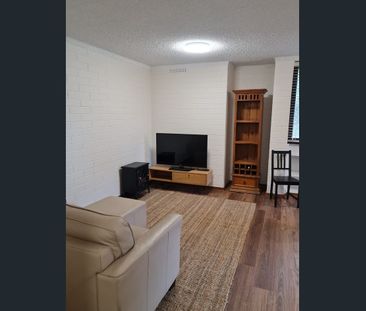 Victoria Park Apartments - Renovated Furnished 2 bedroom apartment ... - Photo 6