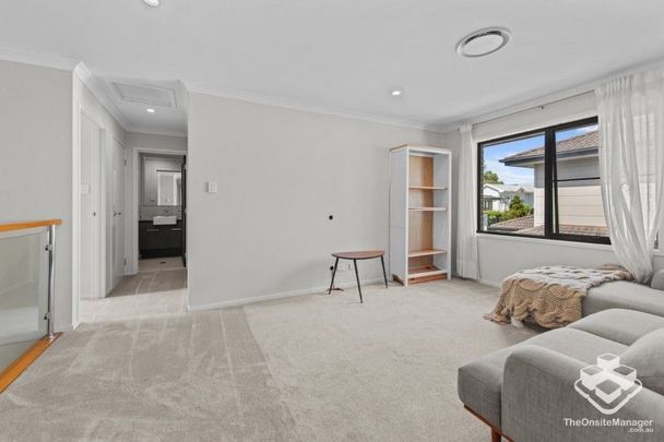 Stunning Home - Ducted Throughout - Chef&aposs Kitchen - Photo 1