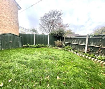 3 bedroom end of terrace house to rent - Photo 3