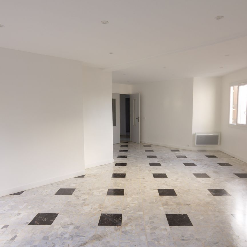 Appartement 4 pièces rénové, balcon - Photo 1
