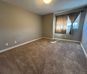 3 Bedroom Duplex with Garage & Fenced Yard – Pet Friendly in Blackfald - Photo 6