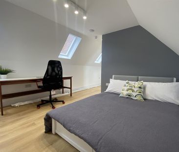 1 bedroom in a house share to rent - Photo 1