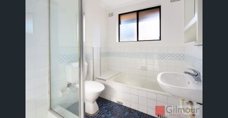 2-BEDROOM APARTMENT IN A PRIME LOCATION - Photo 4