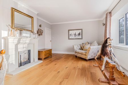 Hamilton Road, Newmarket - Photo 2