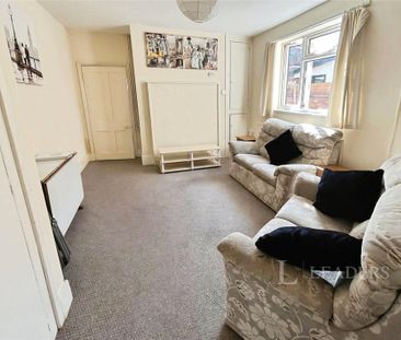 6 bedroom semi-detached house to rent - Photo 1