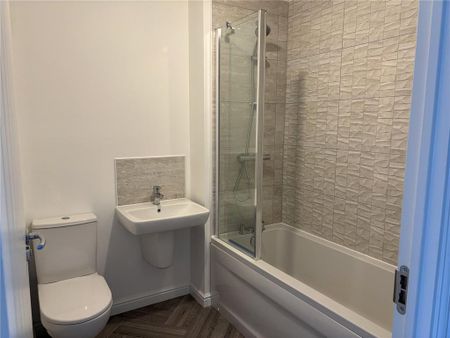 2 bedroom end of terrace house to rent - Photo 2