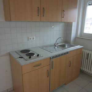 Großzügige Wohnung in zentrale Lage - Photo 2