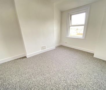 Worthing Central, Worthing - Photo 1