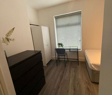 1 bedroom in a house share to rent - Photo 6