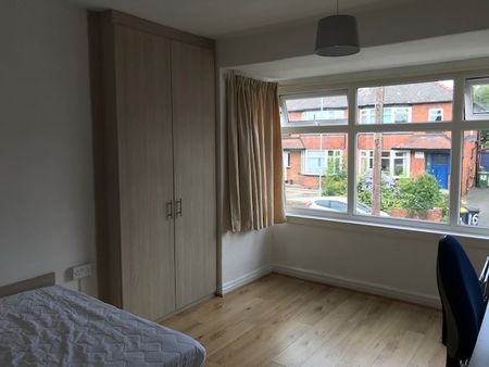 3 Derwentwater Grove, Leeds, LS6 3EN - Photo 3