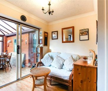 4 bedroom semi-detached house to rent - Photo 2