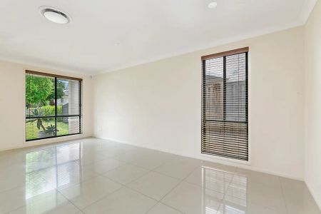 “Family Home, Cul-de-sac position!” - Photo 3