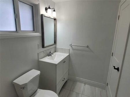 For Lease - 726 Grandview Drive Unit# Main, Oshawa, Ontario - Photo 4