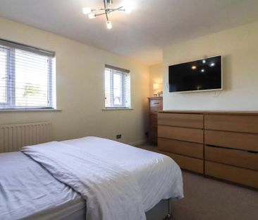 4 bedroom detached house to rent - Photo 6