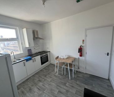 1 Bed Flat, Sixth Avenue, E12 - Photo 2