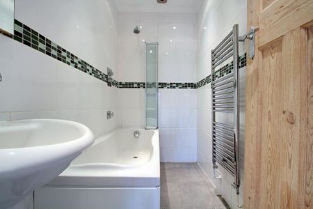 4 bedroom property to rent - Photo 5