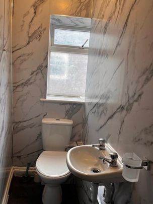 4 bedroom House To Let - Photo 1